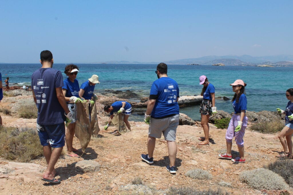The Hellenic Initiative supports the National Hellenic Student Association (NHSA) of America Beach Clean Up event in Athens in collaboration with Ethelon Organization for a 2nd consecutive year!